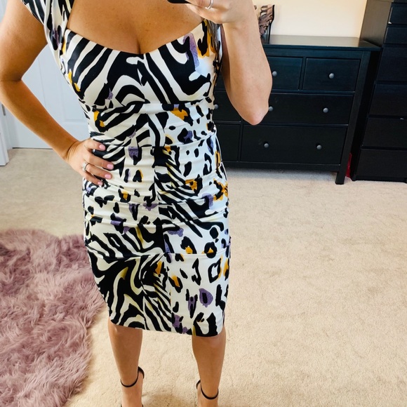 Dress - Picture 2 of 5